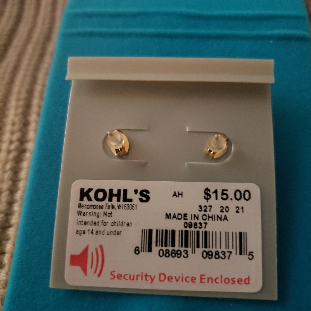 (2) cubic zirconia crystal earring sets - Picture 10 of 10